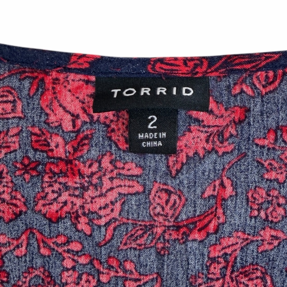 Torrid Babydoll Red Blue Floral Crochet Trim V-Neck Lace Up Top Blouse size 2 2X - Picture 7 of 8